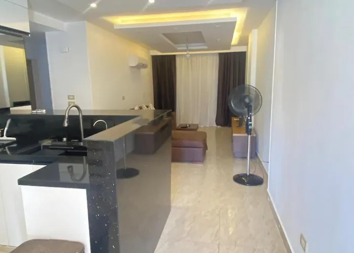 Cozy Sea View Near And Pools
