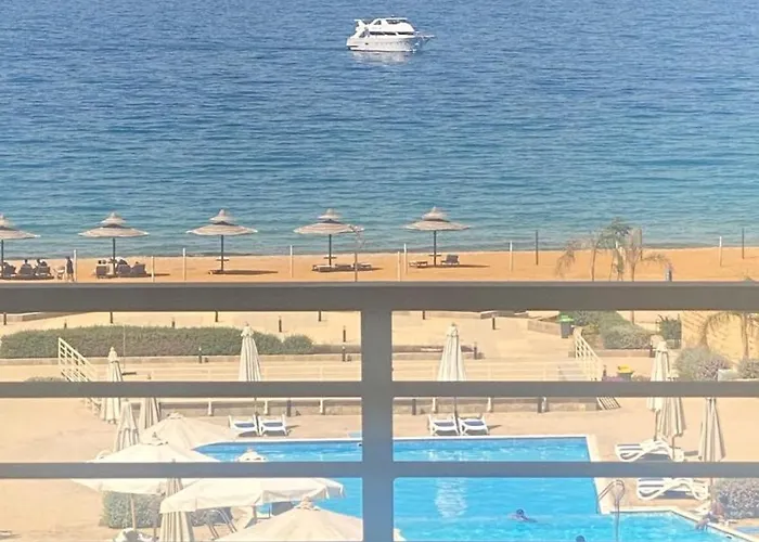 Cozy Sea View Near And Pools * Ain Sukhna